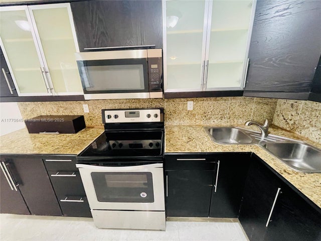 4 of 10 - 7928 Harding Ave 4, Miami Beach, FL