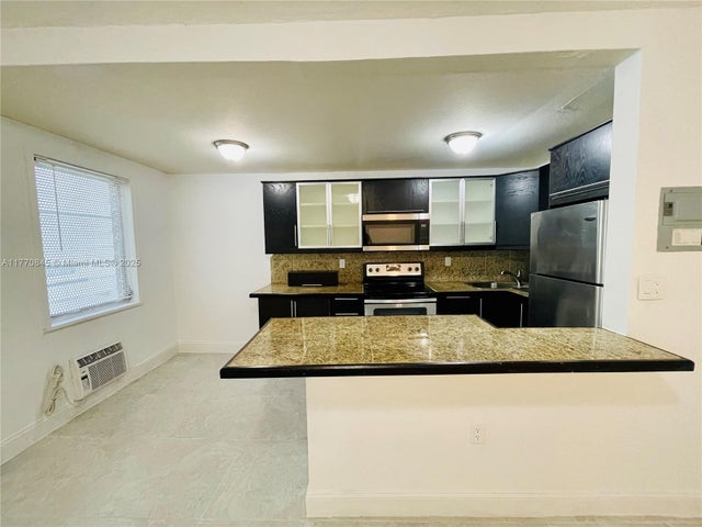 5 of 10 - 7928 Harding Ave 4, Miami Beach, FL