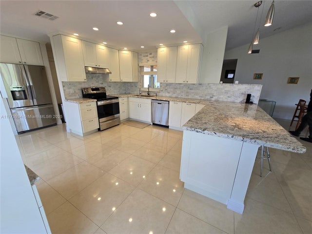 2 of 38 - 5645 Lakeview Mews Dr, Boynton Beach, FL
