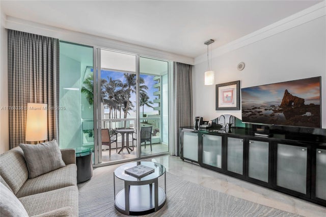 5 of 49 - 4391 Collins Ave 620, Miami Beach, FL