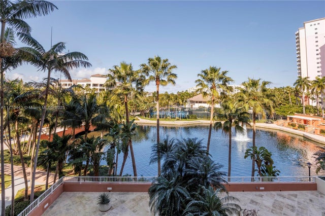2 of 46 - 765 Crandon Blvd 307, Key Biscayne, FL