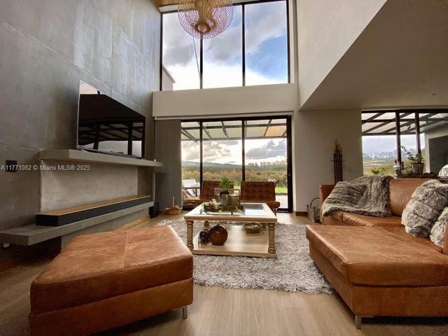 Calle 24 Sur 6-50 La Serranía Casa 8 Alto De Las Palmas, Envigado, Medellin