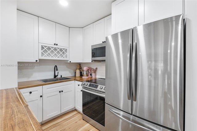 2 of 13 - 1520 Mckinley St 206e, Hollywood, FL