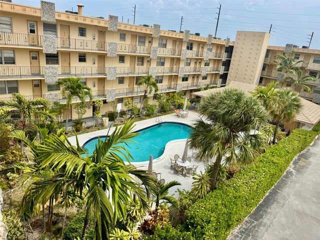 1 of 13 - 2145 Pierce St 403, Hollywood, FL