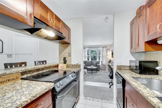 3 of 39 - 2307 N Congress Ave 28, Boynton Beach, FL