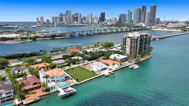 1 of 10 - 851 N Venetian Dr, Miami, FL