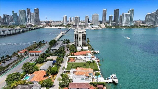 2 of 10 - 851 N Venetian Dr, Miami, FL