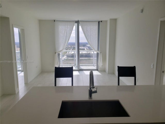 5 of 29 - 2000 Metropica Way 1607, Sunrise, FL