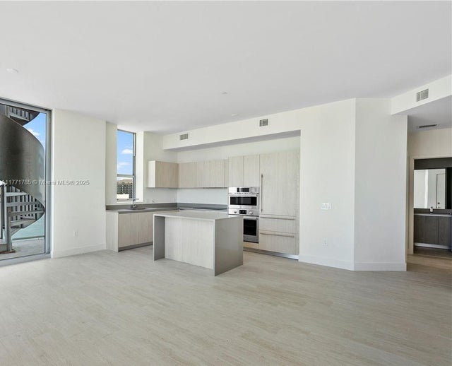 4 of 10 - 4010 S Ocean Dr T4301, Hollywood, FL