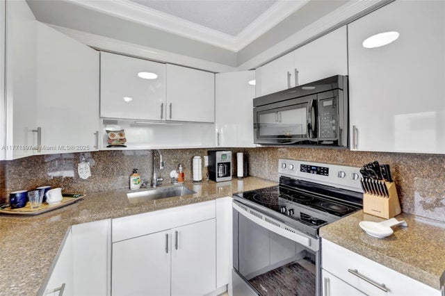 1 of 77 - 1012 Sw 11th St 20n, Hallandale Beach, FL