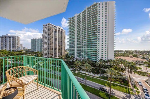 5 of 60 - 20000 E Country Club Dr 911, Aventura, FL