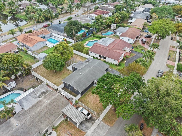 5 of 35 - 18321 Ne 7th Ct, North Miami Beach, FL