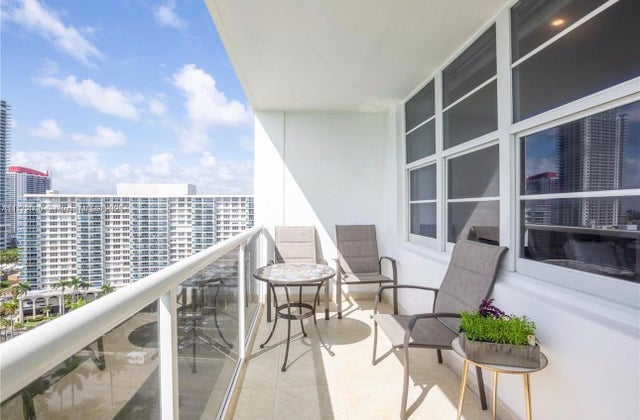 2 of 30 - 3725 S Ocean Dr Ph18, Hollywood, FL