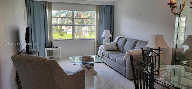 3 of 17 - 4700 Nw 35th St 511, Lauderdale Lakes, FL