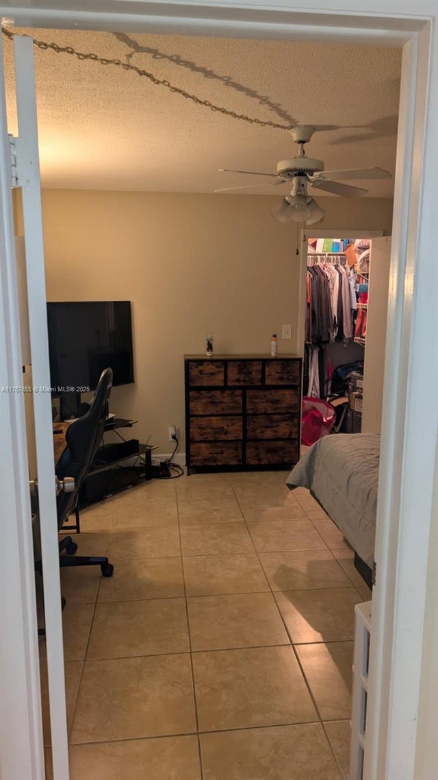 1 of 5 - 1824 Monroe St 2, Hollywood, FL