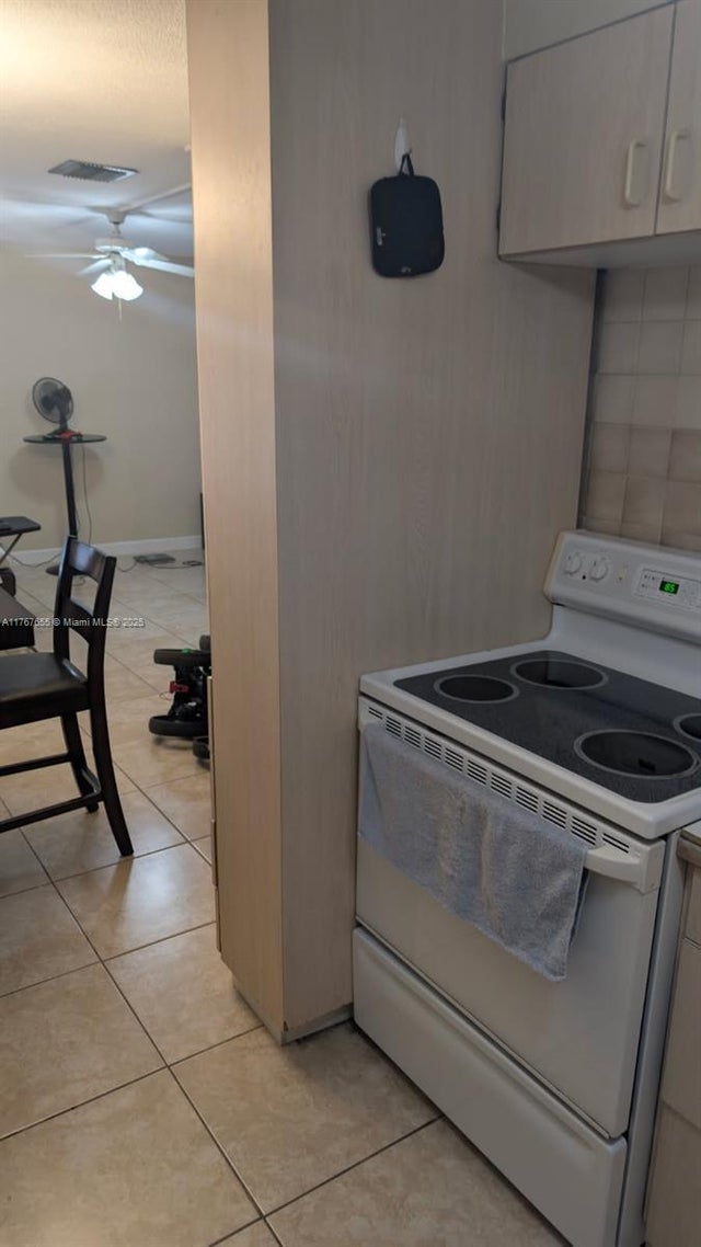 3 of 5 - 1824 Monroe St 2, Hollywood, FL