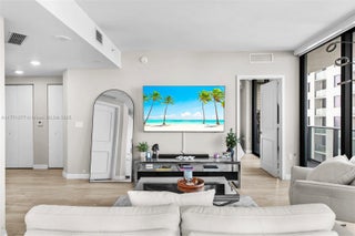 Photo of Listing #A11771277