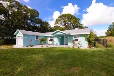 2 of 4 - 108 E Easy St, Fort Pierce, FL