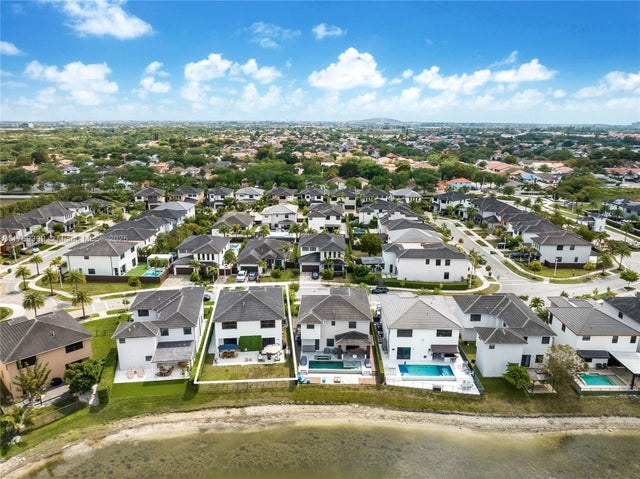 4 of 29 - 8823 Nw 155th Ter, Miami Lakes, FL