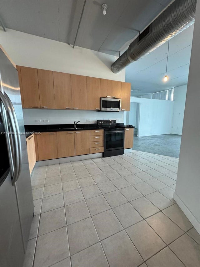 3 of 19 - 2100 Van Buren St 503, Hollywood, FL