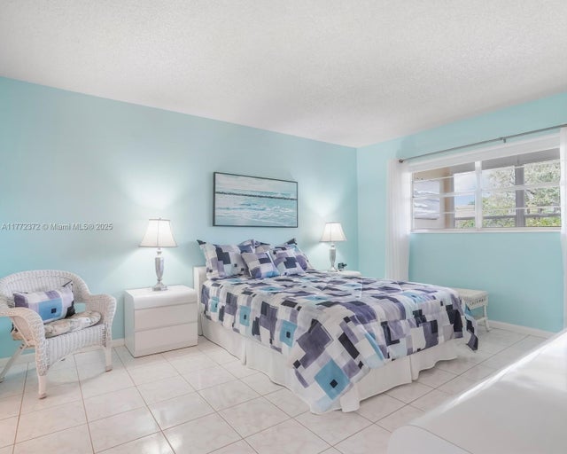 5 of 28 - 3505 Nw 48th Ave 411, Lauderdale Lakes, FL