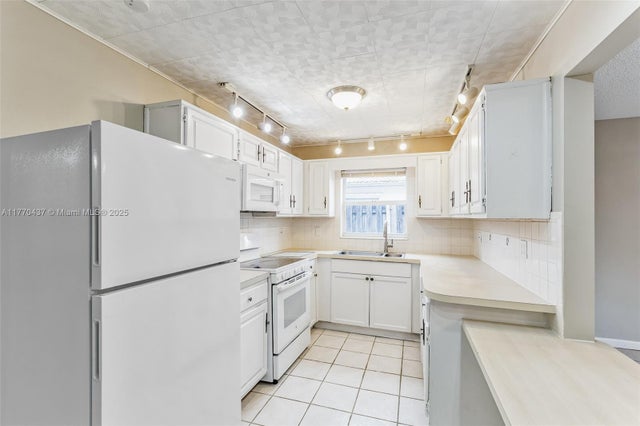 2 of 20 - 7505 Nw 42nd St, Coral Springs, FL