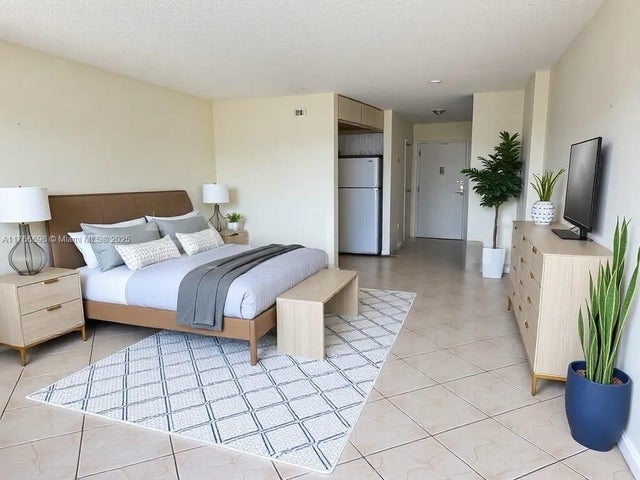 3 of 5 - 7620 Carlyle Ave 805, Miami Beach, FL