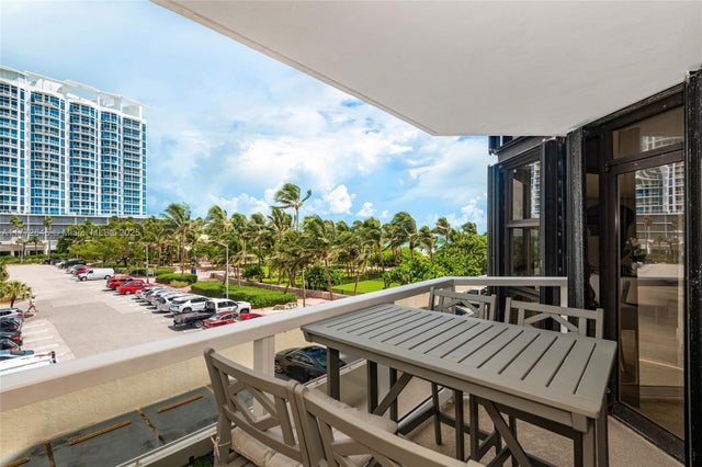 2 of 29 - 6423 Collins Ave 309, Miami Beach, FL