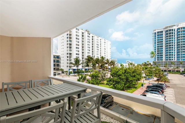 3 of 29 - 6423 Collins Ave 309, Miami Beach, FL