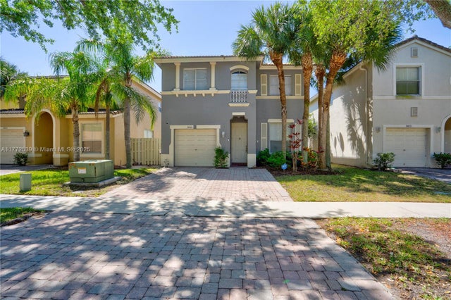 3 of 31 - 3868 Lake Tahoe Cir, West Palm Beach, FL