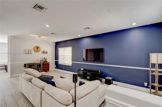 4 of 31 - 3868 Lake Tahoe Cir, West Palm Beach, FL