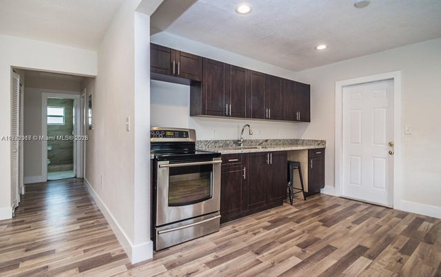 2542 Fillmore St, Hollywood