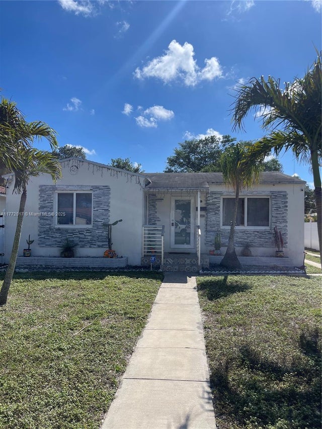 5 of 15 - 2542 Fillmore St, Hollywood, FL