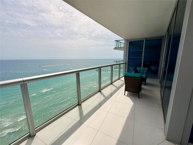 4 of 20 - 17001 Collins Ave 2508, Sunny Isles Beach, FL