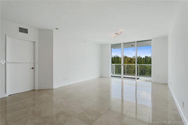 2 of 2 - 14951 Royal Oaks Ln 1604, North Miami, FL