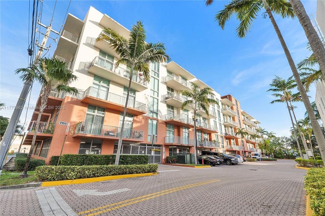 1 of 14 - 2100 Van Buren St 102, Hollywood, FL