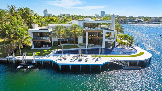 1 of 55 - 84 Isla Bahia Dr, Fort Lauderdale, FL