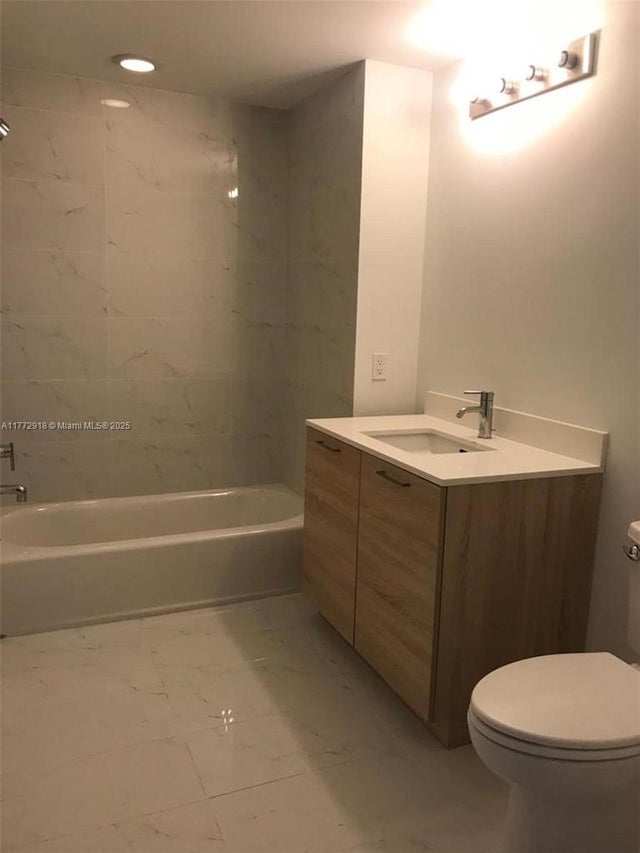 4 of 15 - 16385 Biscayne Blvd Unit 1902, North Miami Beach, FL