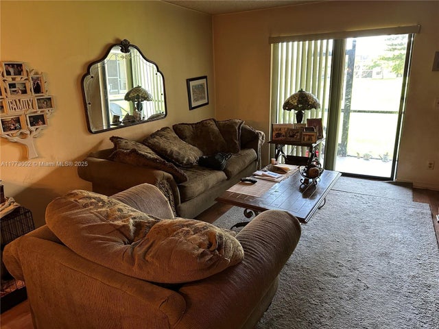 5 of 39 - 10130 Sunrise Lakes Blvd 112, Sunrise, FL