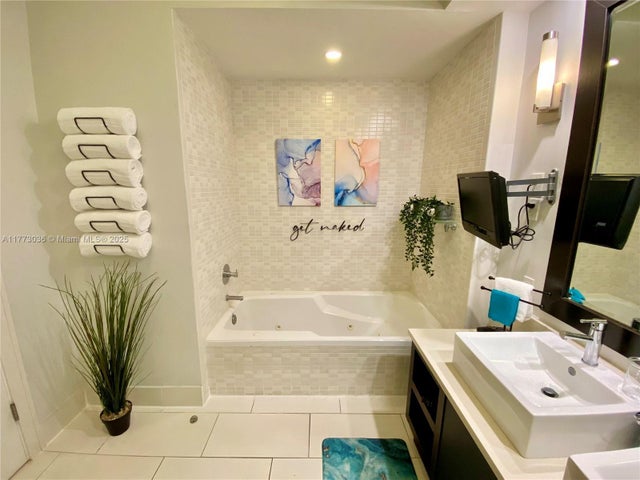 3 of 20 - 5300 Nw 87th Ave 1006, Doral, FL