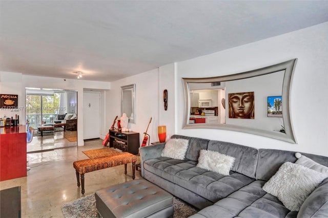 4 of 42 - 1035 West Ave 301, Miami Beach, FL