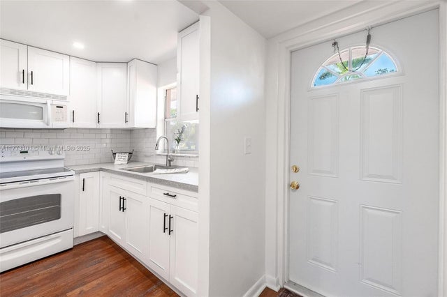 3 of 45 - 9421 Sunrise Lakes Blvd 105, Sunrise, FL
