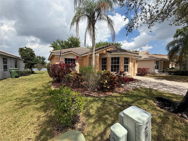 3 of 21 - 11781 Sw 7th St, Pembroke Pines, FL