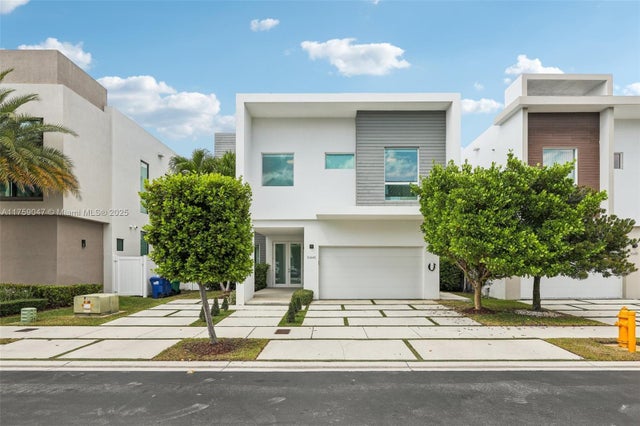 2 of 89 - 10445 Nw 68th Ter, Doral, FL