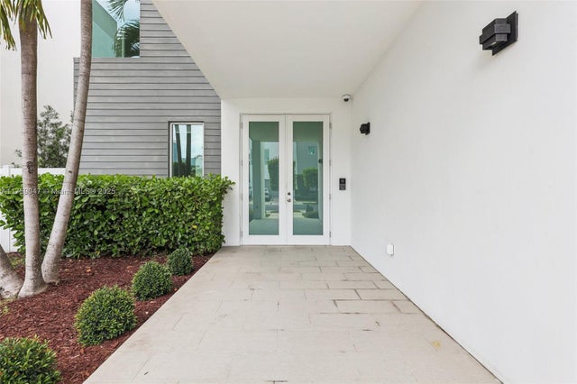4 of 89 - 10445 Nw 68th Ter, Doral, FL