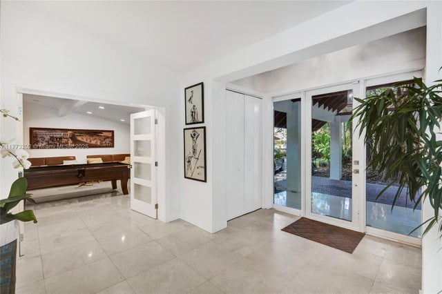 4 of 80 - 11850 Sw 69th Ave, Pinecrest, FL