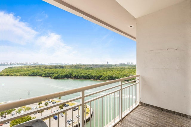 4 of 33 - 400 Kings Point Dr 1607, Sunny Isles Beach, FL