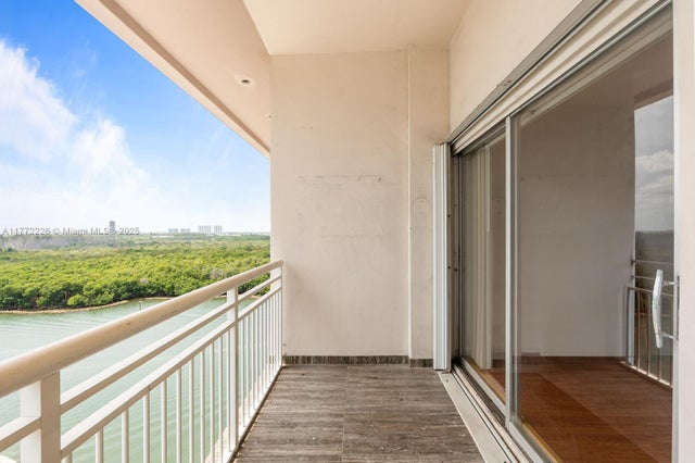 5 of 33 - 400 Kings Point Dr 1607, Sunny Isles Beach, FL