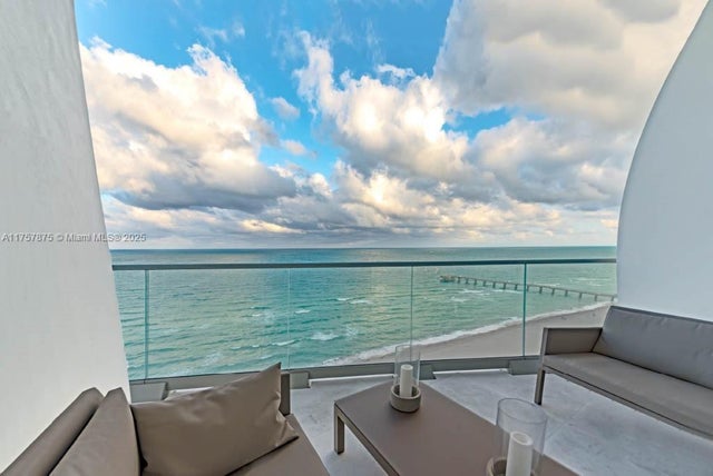 3 of 32 - 16901 Collins Ave 1404, Sunny Isles Beach, FL