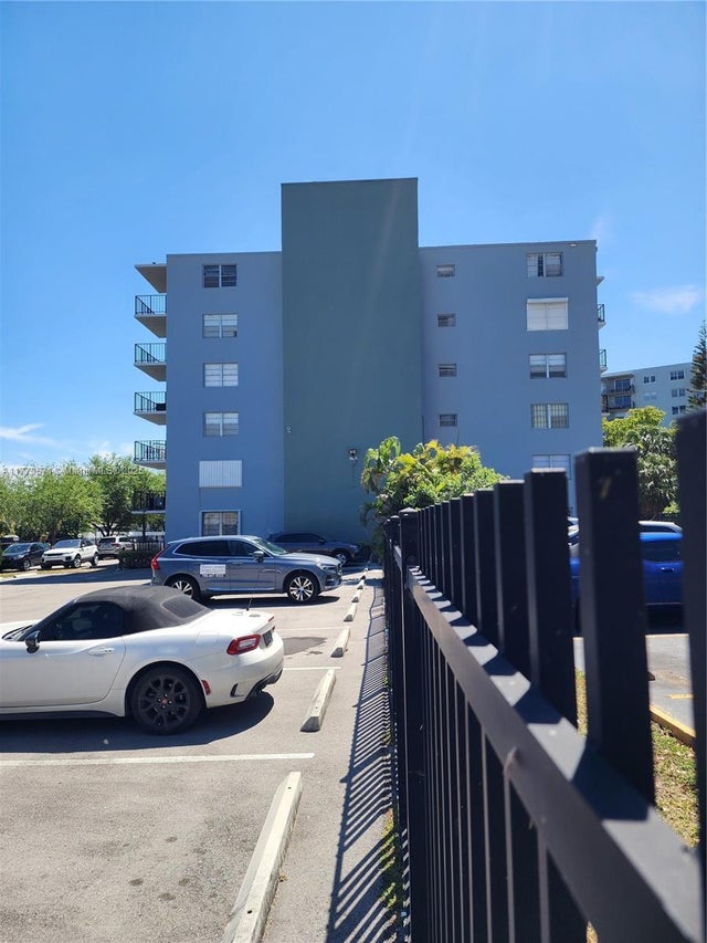 2 of 31 - 12500 Ne 15th Ave 112, North Miami, FL